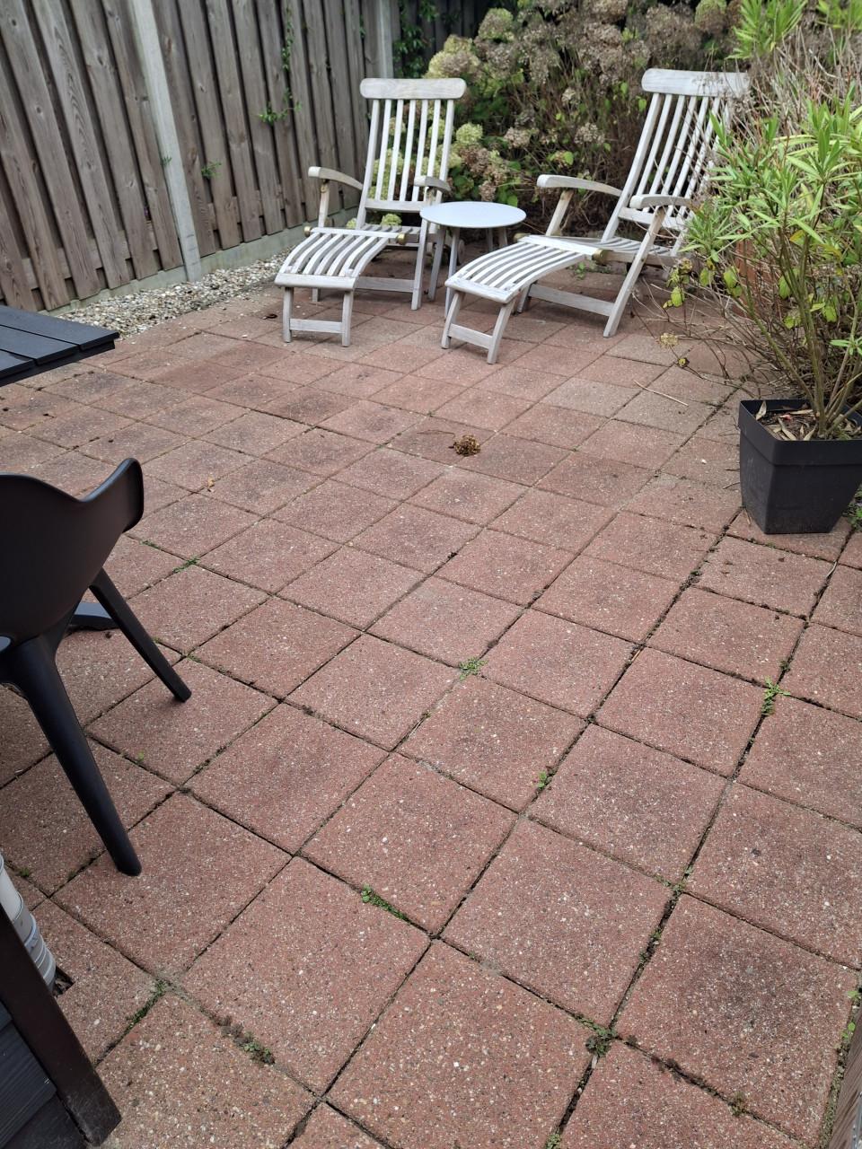 Gratis af te halen: Ruim 100m2 tegels