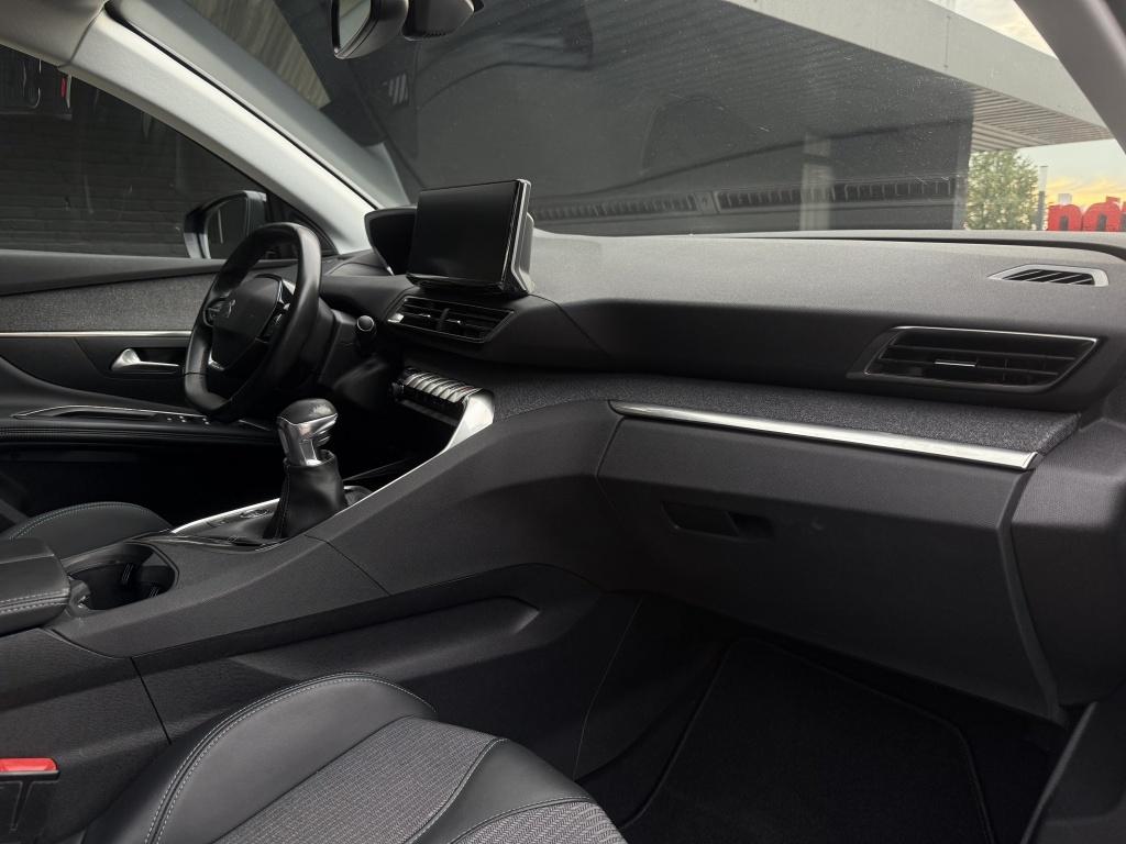 Peugeot 3008 1.2 puretech allure