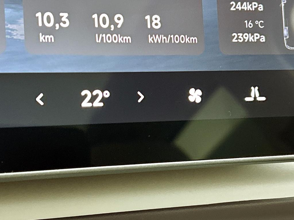 Leapmotor B10 design pro max hybrid ev 18.8 kwh | voorraad ! | light grey i