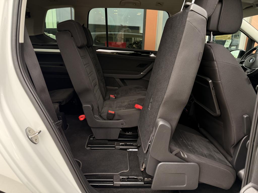 Volkswagen Touran 1.5 tsi highline business r 7p | acc | achteruitrijcamera