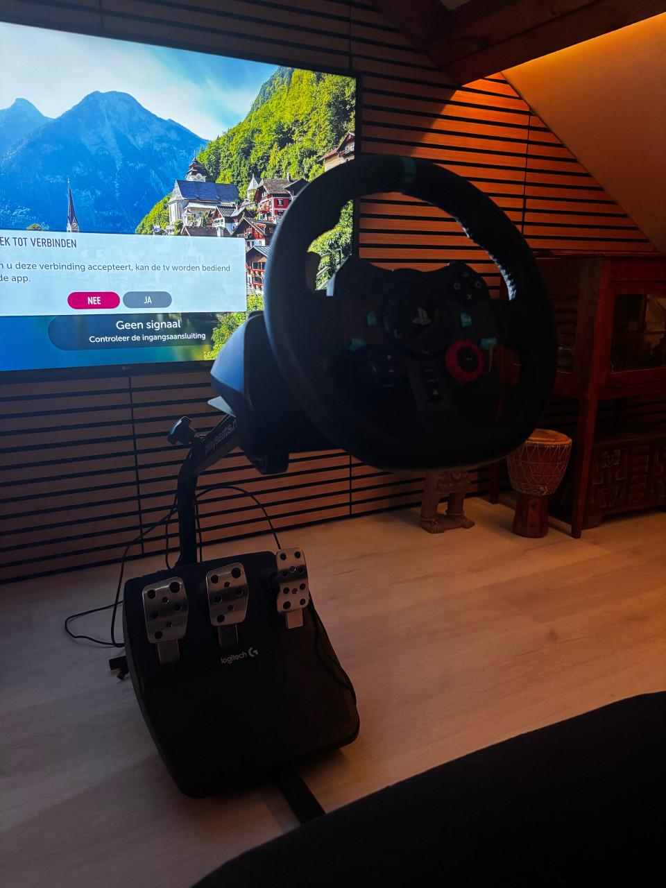 Playseat met logitech g29 racestuur