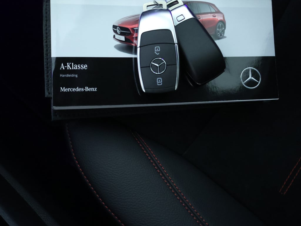 Mercedes-Benz A-Klasse 250 e business solution amg | nightpakket | parkeerp