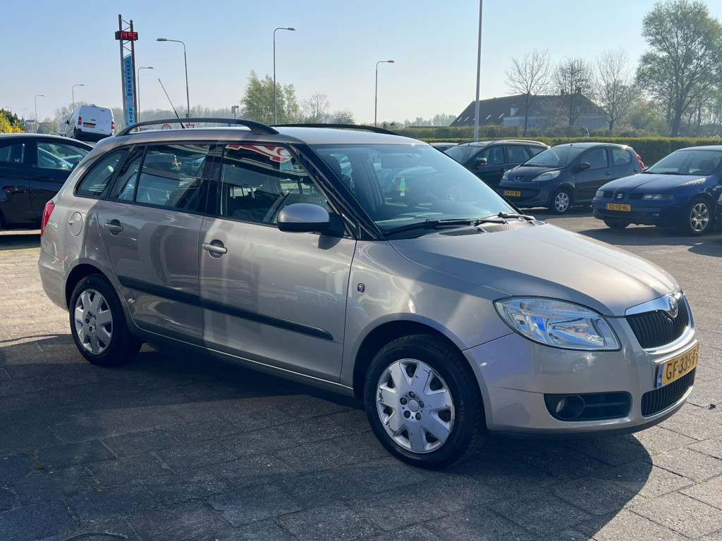 Skoda Fabia combi 1.4-16v ambition business line, airco, trekhaak enz...