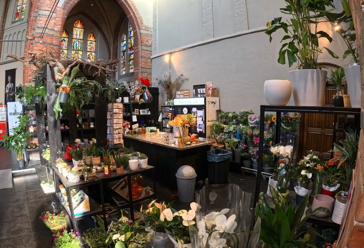 Winkel- & kantoorruimte te huur in de iconische Cuyperskerk – Sas van Gent