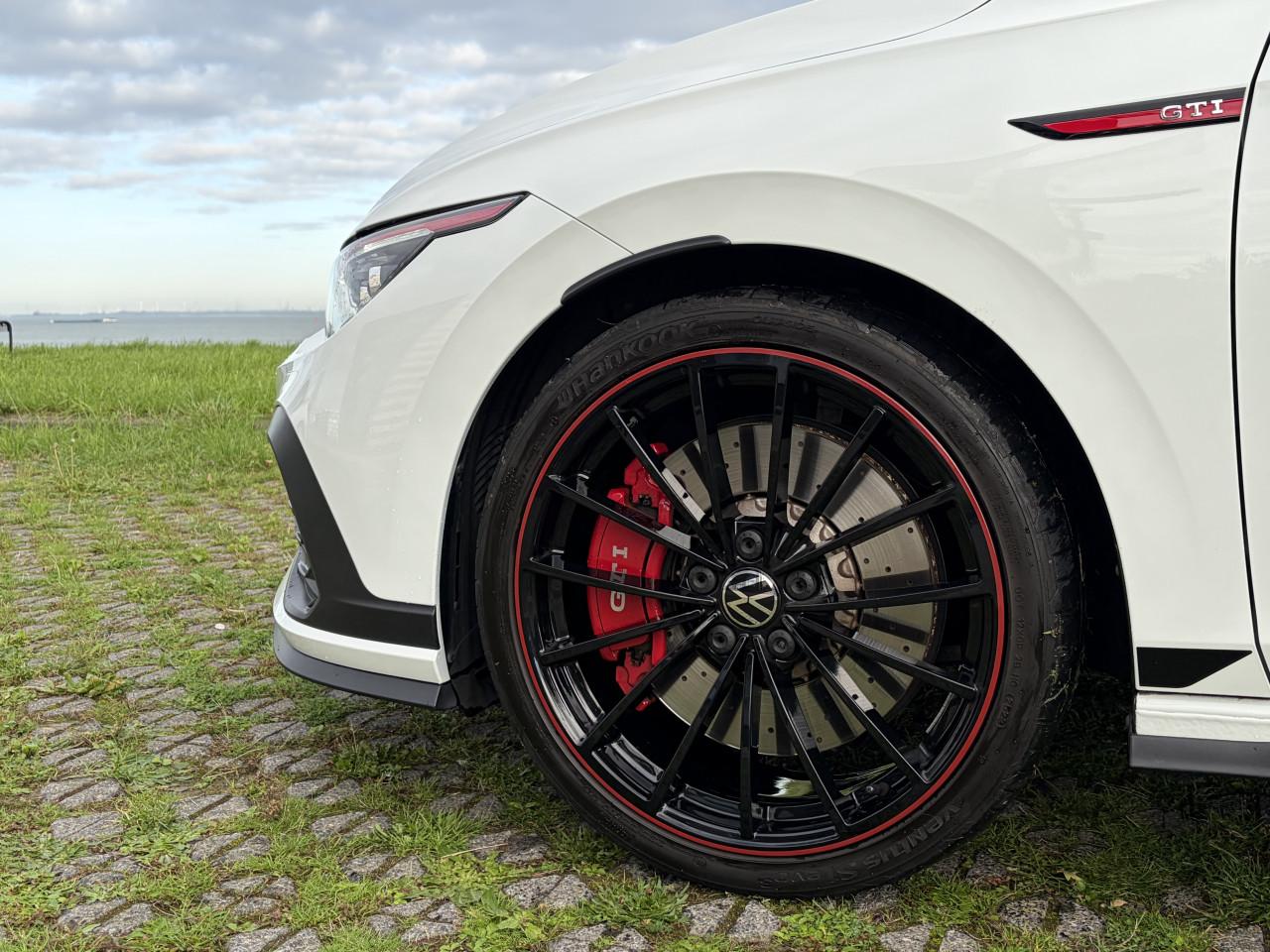 Volkswagen Golf 8 GTI Clubsport (2023) | Pano | Akra | Fabrieksgarantie
