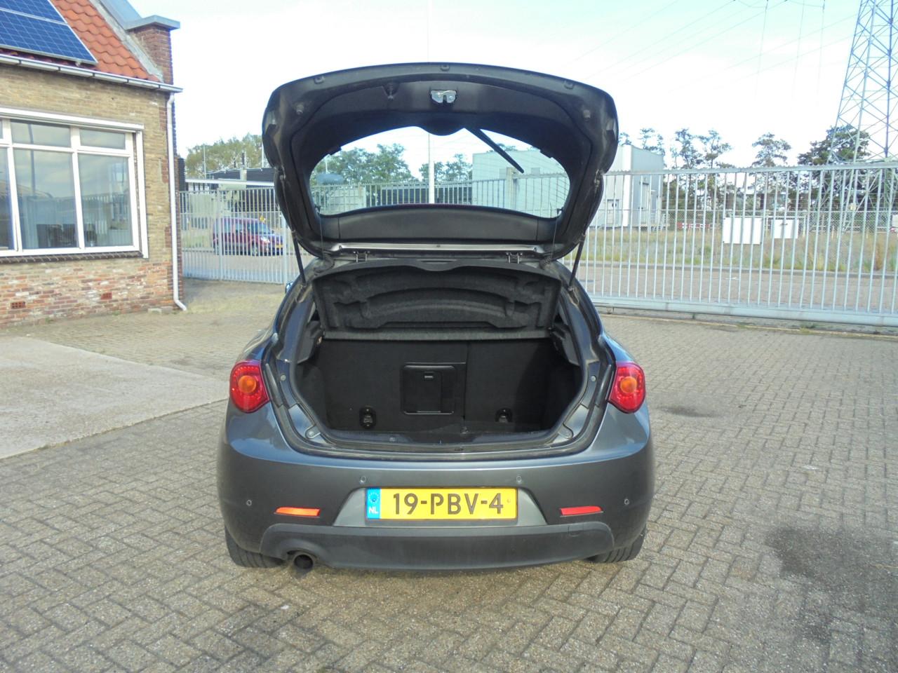 Alfa Romeo Giulietta 1.4 Turbo Benzine (2011) – Scherpe Meeneemprijs