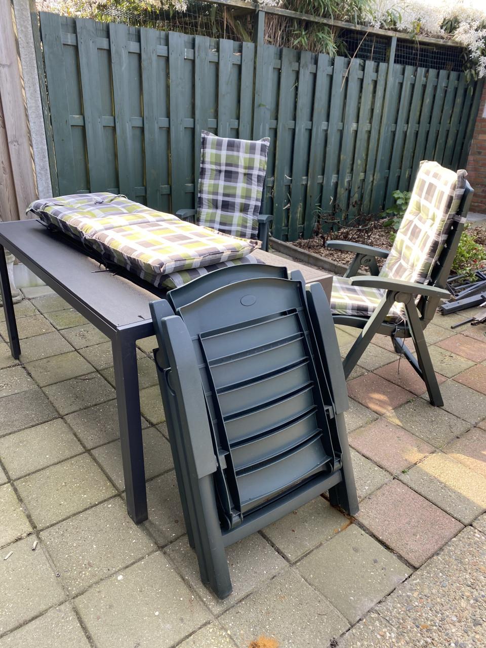 Kunststof tuinset van Hartman inclusief kussens