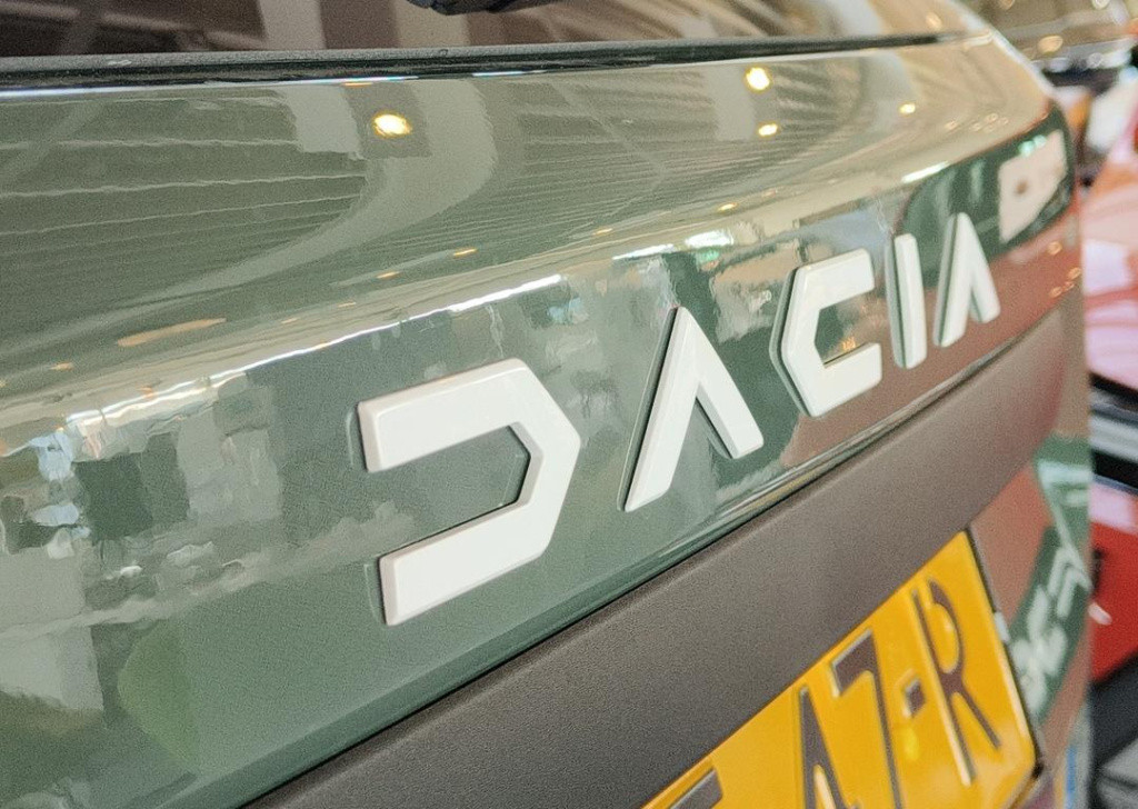 Dacia Duster 1.6 hybrid 140 journey