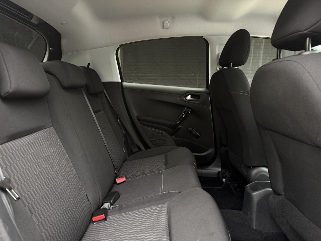 Peugeot 208 1.2 pt style