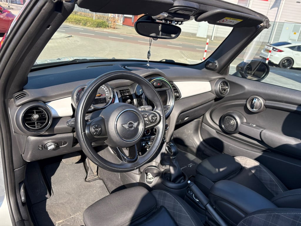 Mini Cooper Cabrio mini 1.5 chili business