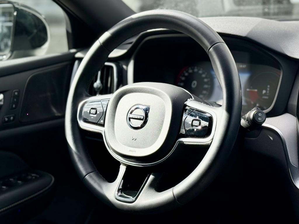 Volvo V60 t6 398pk recharge long ultra dark| pano| 360camera| head-up| awd