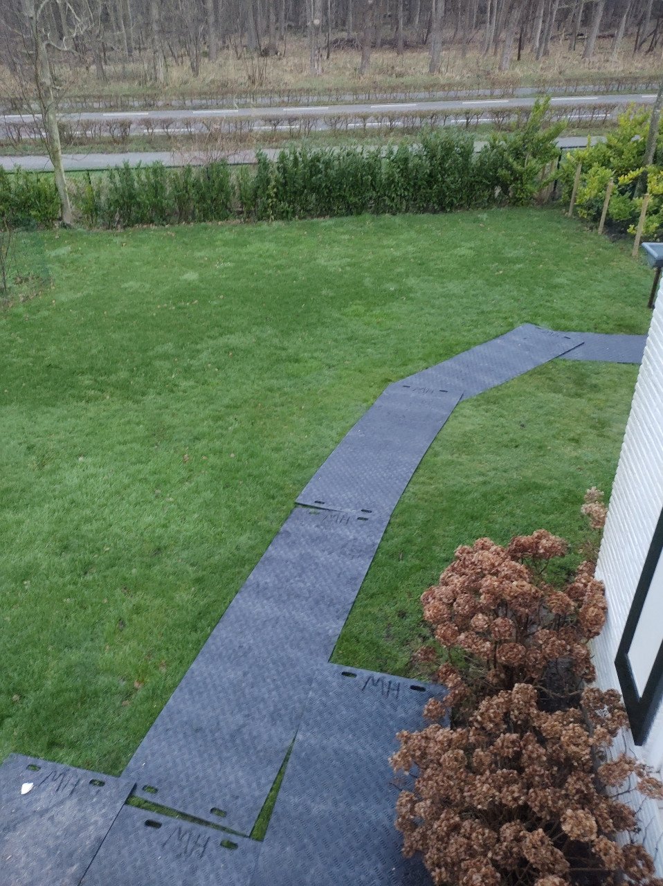 Rijplaten 1x3 meter Te Huur kan op locatie geleverd worden
