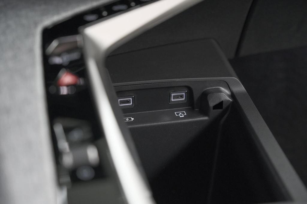 Peugeot 3008 1.2 hybrid 136 gt | pack winter | camera | adaptieve cruise co