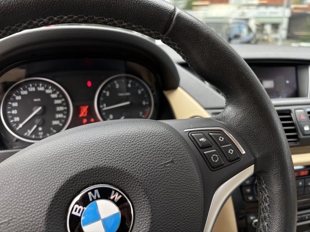 BMW X1 sdrive20i chrome line
