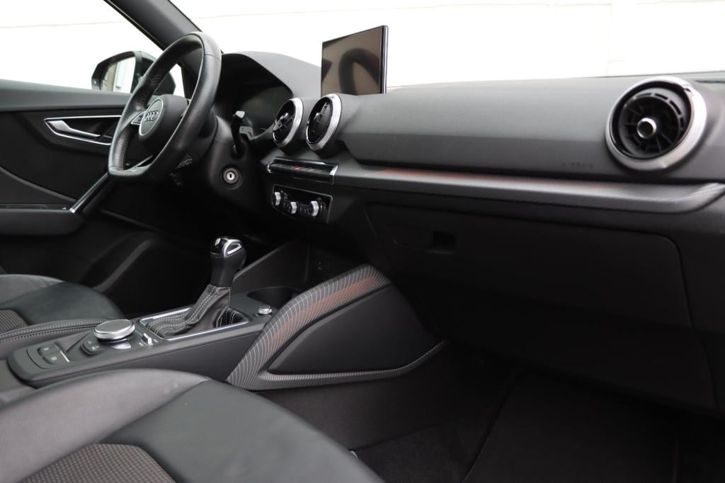 Audi Q2 35 tfsi | s edition | 150pk | s-tronic | ambiente | zwart optiek