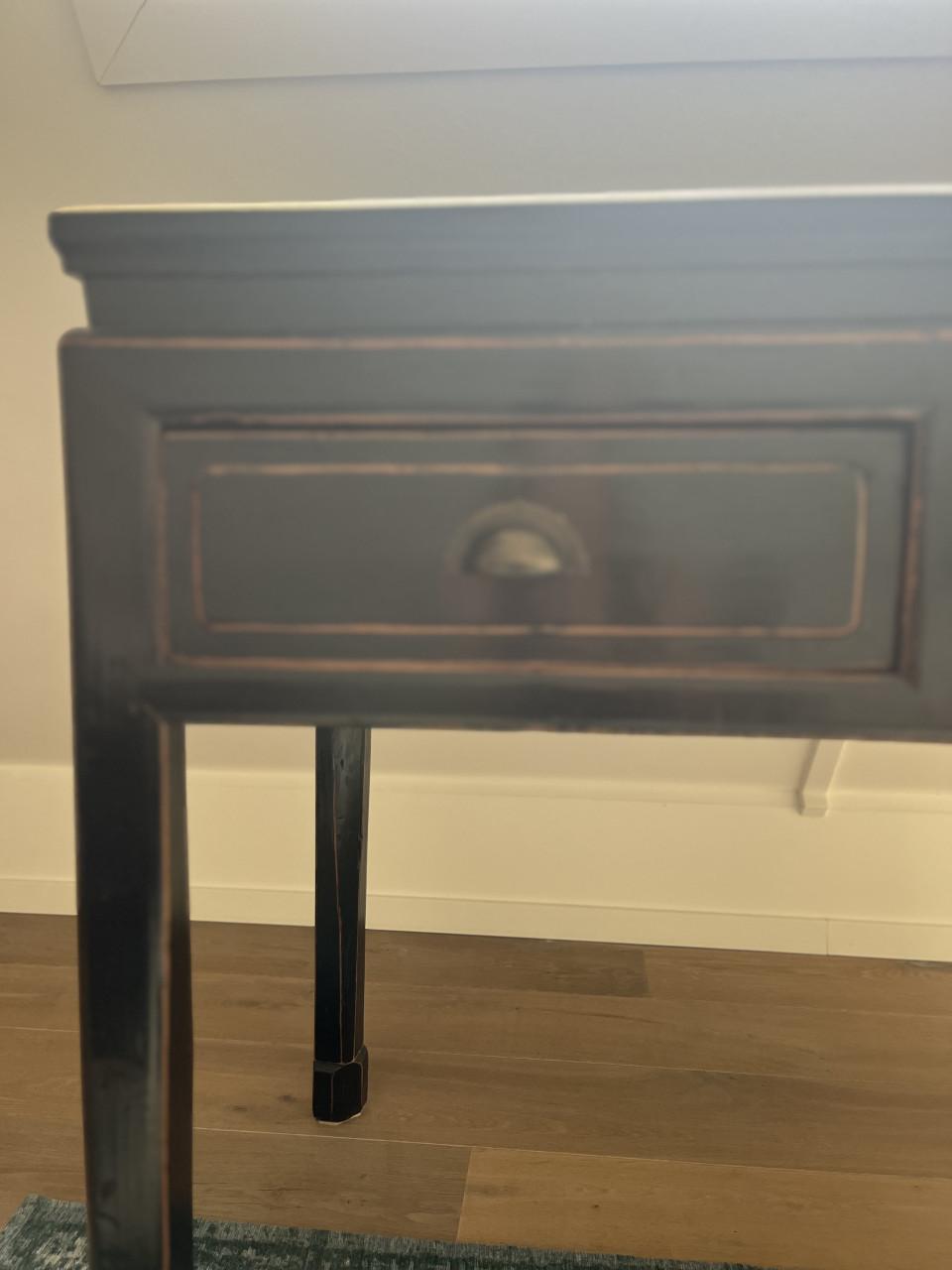 Sidetable in rustieke stijl