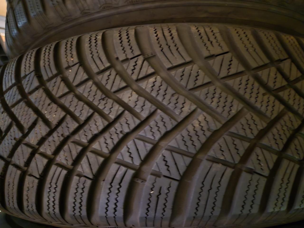 Winterbanden op lichtmetalen velg Hyundai 215/70 R16