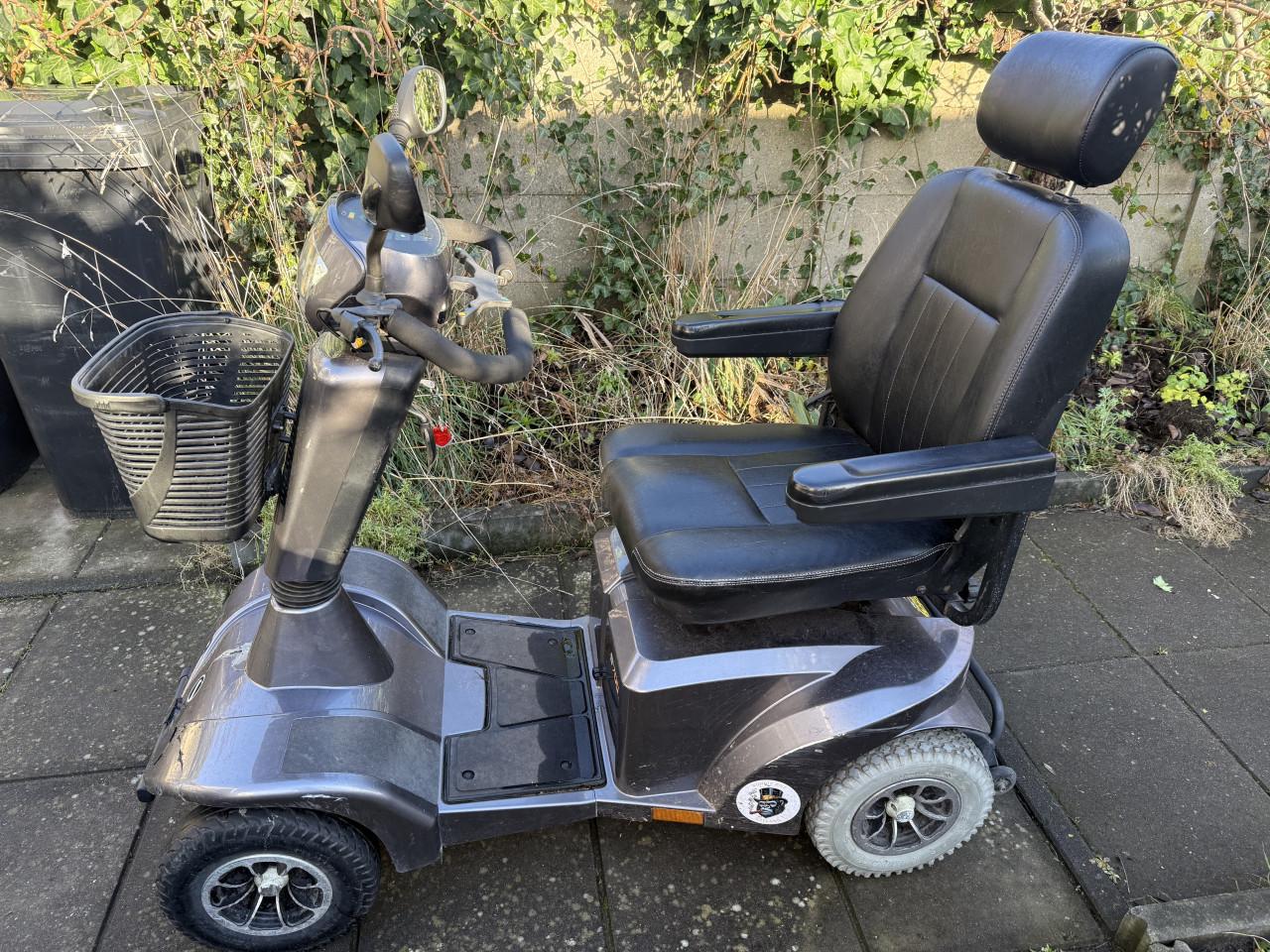 Scootmobiel Sterling S700 handig vervoer ook als je iets hebt gebroken.