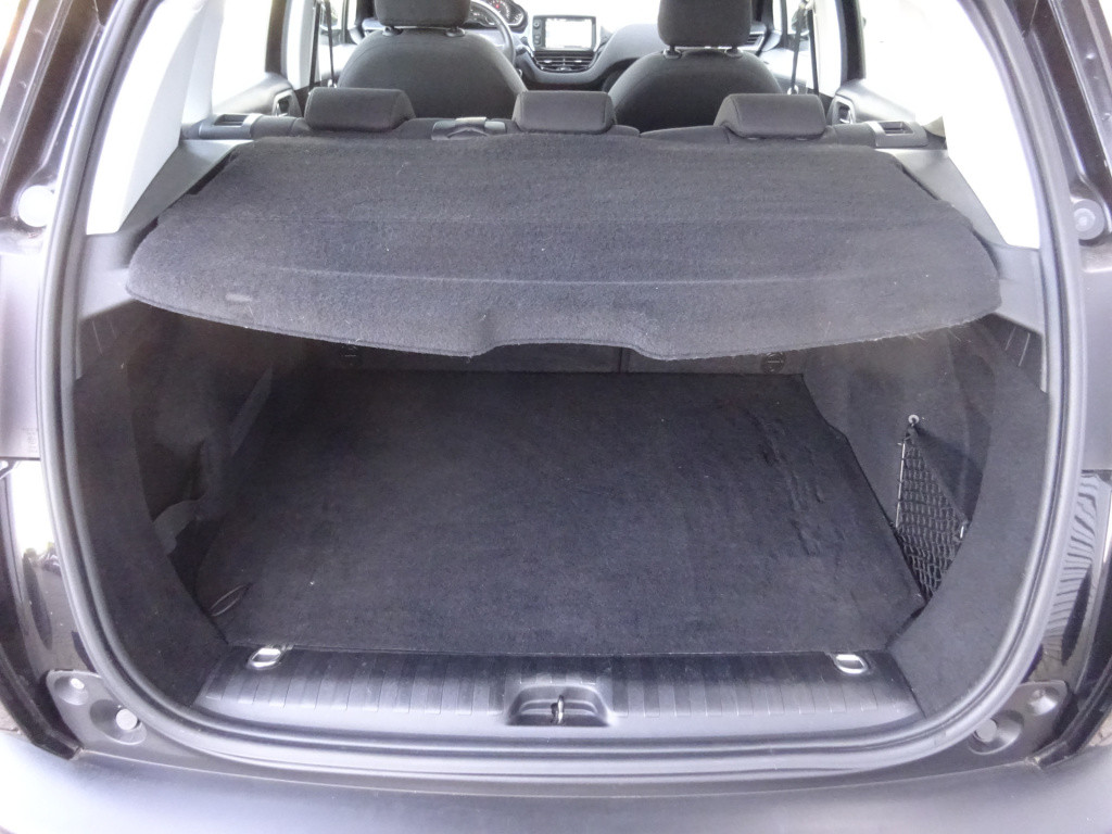 Peugeot 2008 1.2 puretech active panoramadak / trekhaak / navigatie
