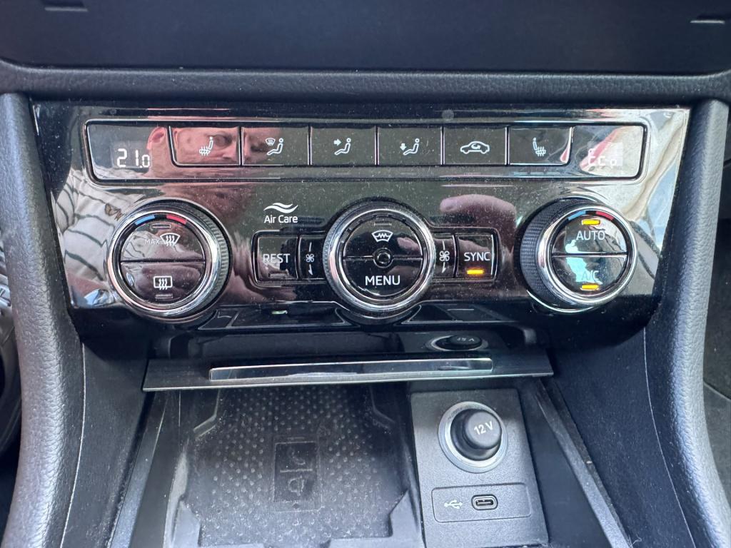 Skoda Superb combi 1.4 tsi iv business edition plus