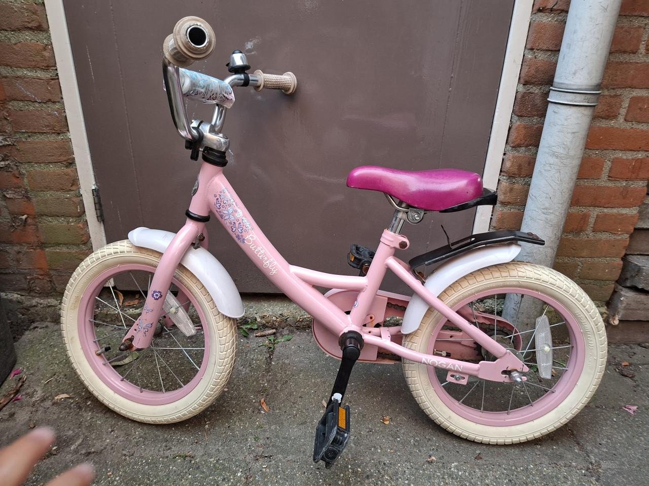 Roze meisjesfiets met zijwieltjes erbij (14 inch)
