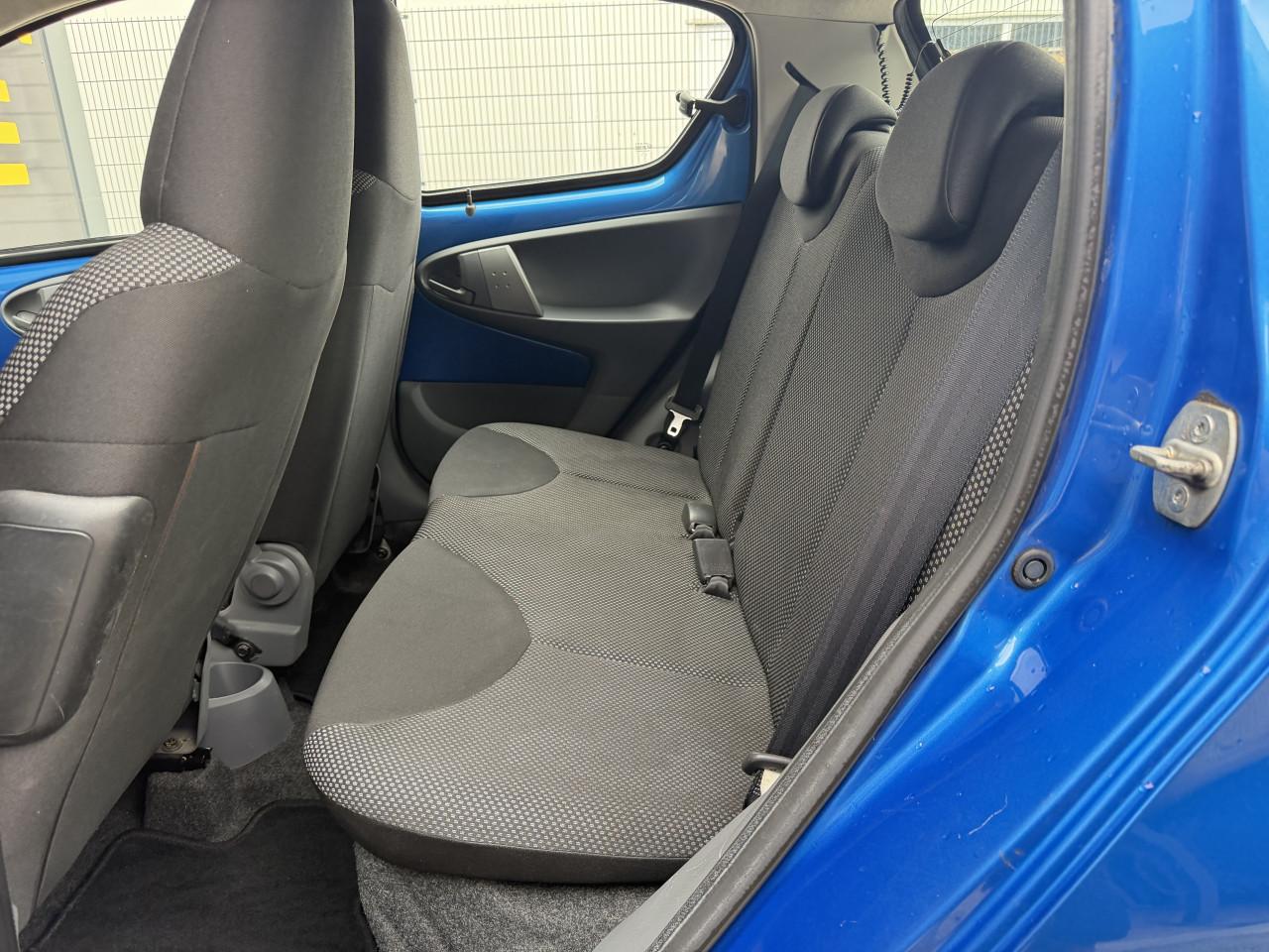 Toyota Aygo 1.0 12V Vvt-i 5DRS 2011 Blauw  Airco Apk Nap Navi