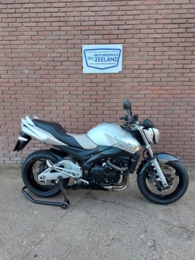 Suzuki GSR 600 (Zeer netjes!)