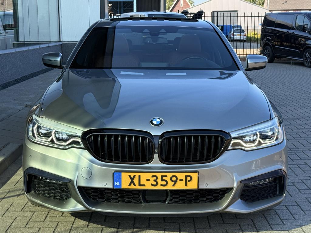 BMW 5 Serie 540i xdrive high executive m-sport | acc | leder | harman / kar
