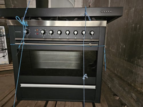 Te koop gasfornuis met oven en afzuigkap
