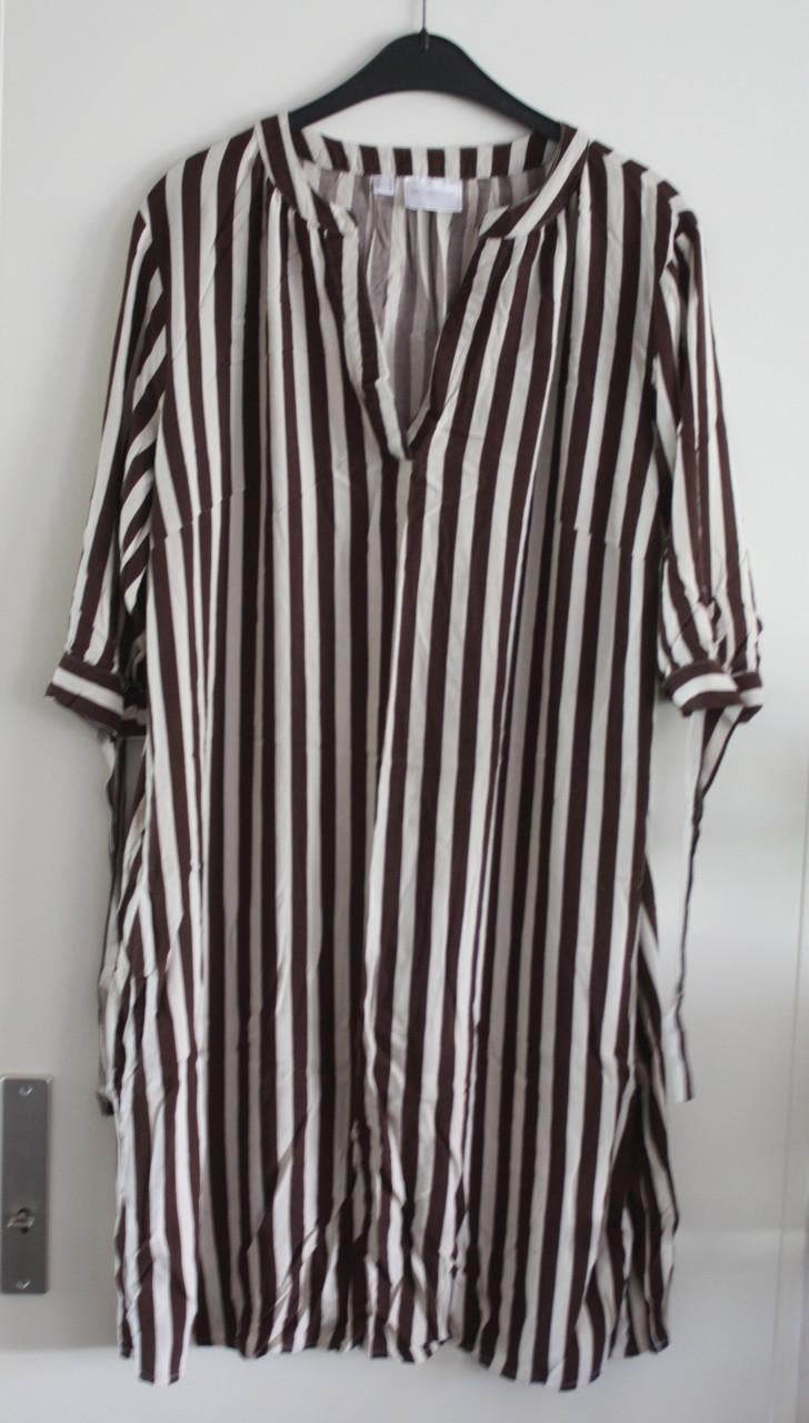 Jurk bruin wit gestreept  maat 46
