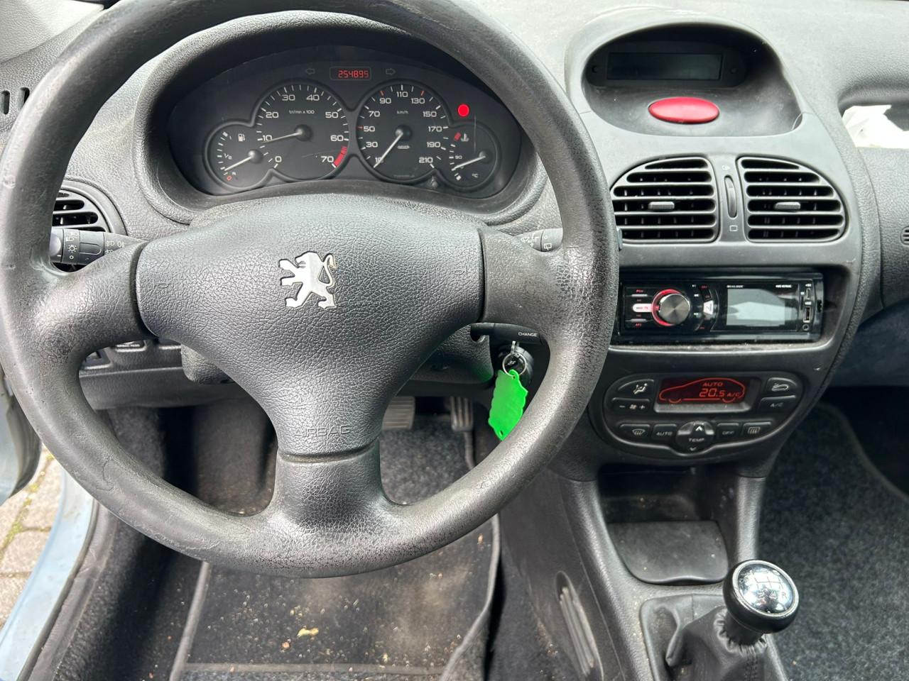 Peugeot 206 1.6 Gentry Bluetooth/Climate Control/Recent Veel Vervangen