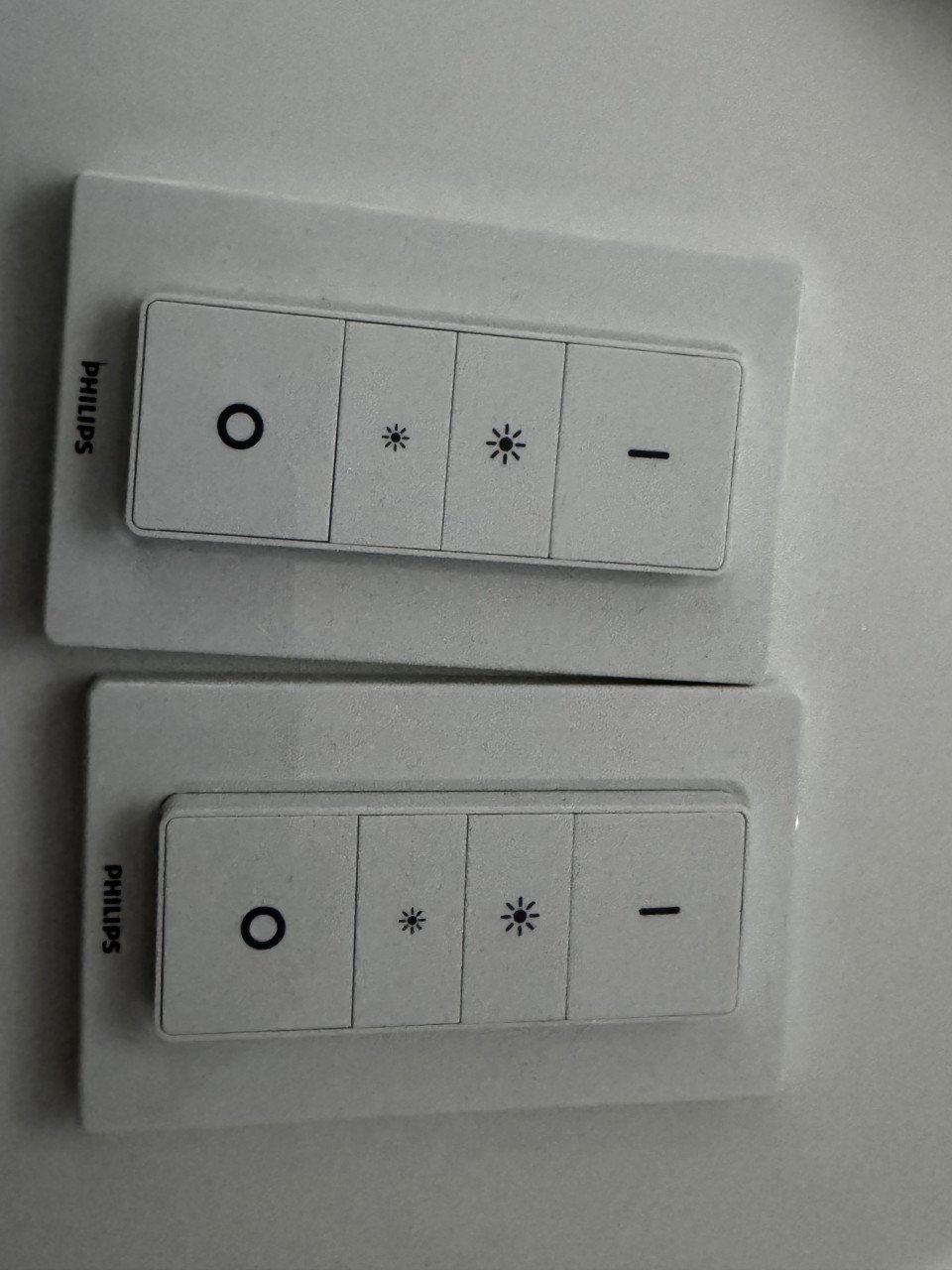 Philips HUE Bridge 2.1 met twee hue lampen e27 en twee schakelaars
