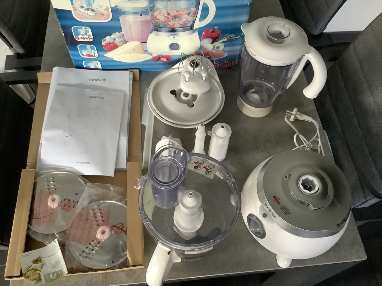 Kenwood Multi-Pro 750 keukenmachine is in uitstekende staat,