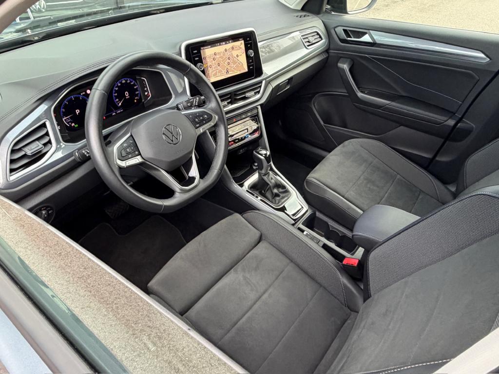 Volkswagen T-roc 1.5 tsi 150pk dsg style | trekhaak | navi | iq light | ada