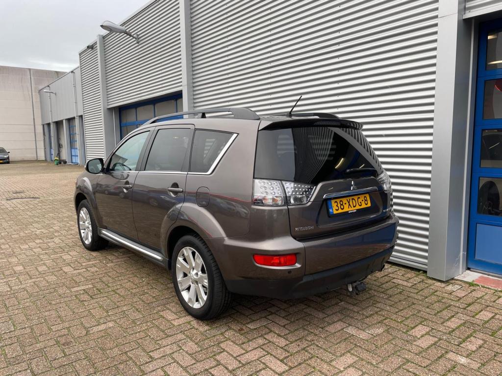 Mitsubishi Outlander 2.0 edition two autonaat|trekhaak|leer