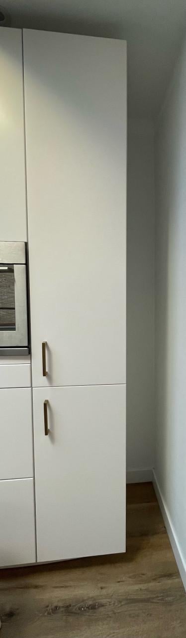 Ikea kast Metod 220 x 40 x 60, met 5 plankjes