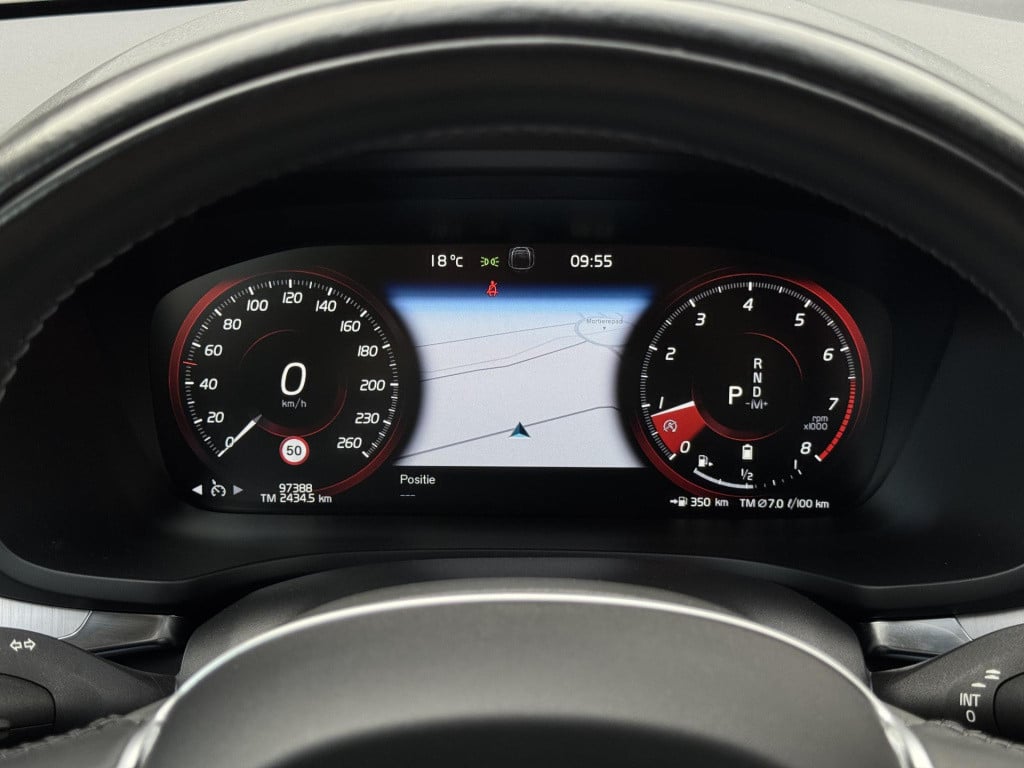 Volvo V60 2.0 b3 momentum advantage 19'' r-design wielen | stuur- + stoelve