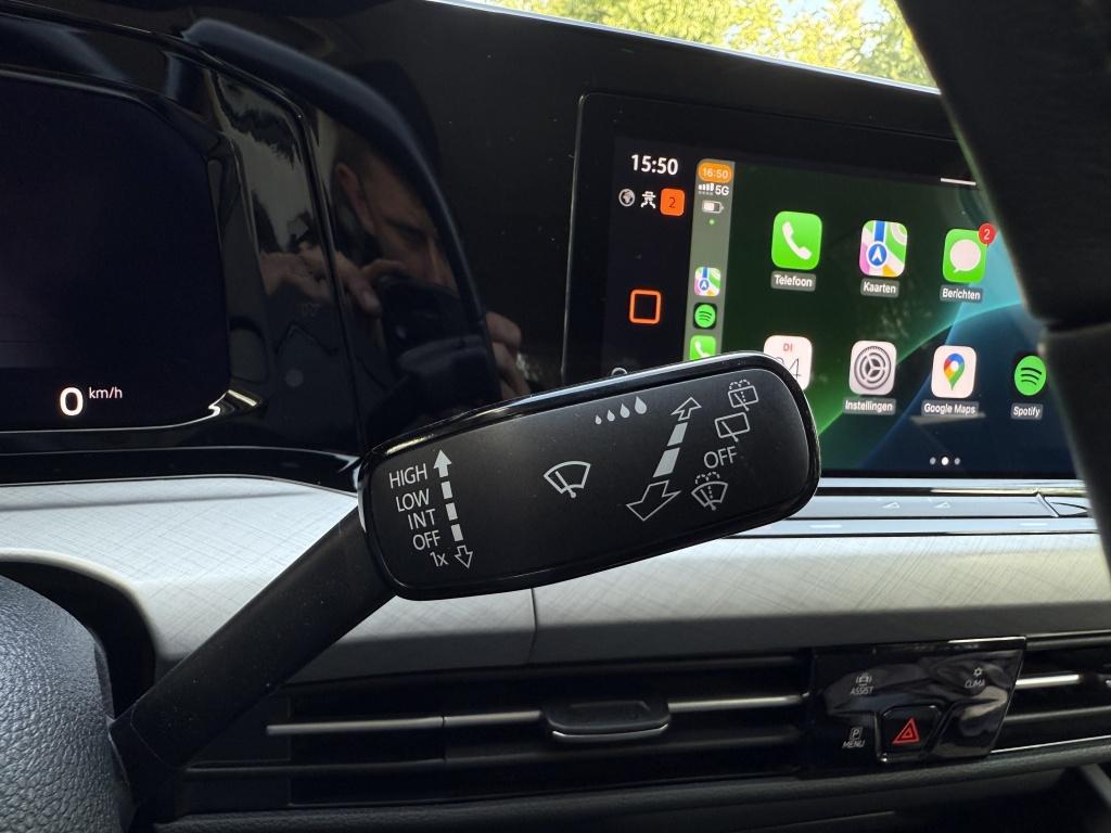 Volkswagen Golf 1.0 tsi life // led koplampen // trekhaak //