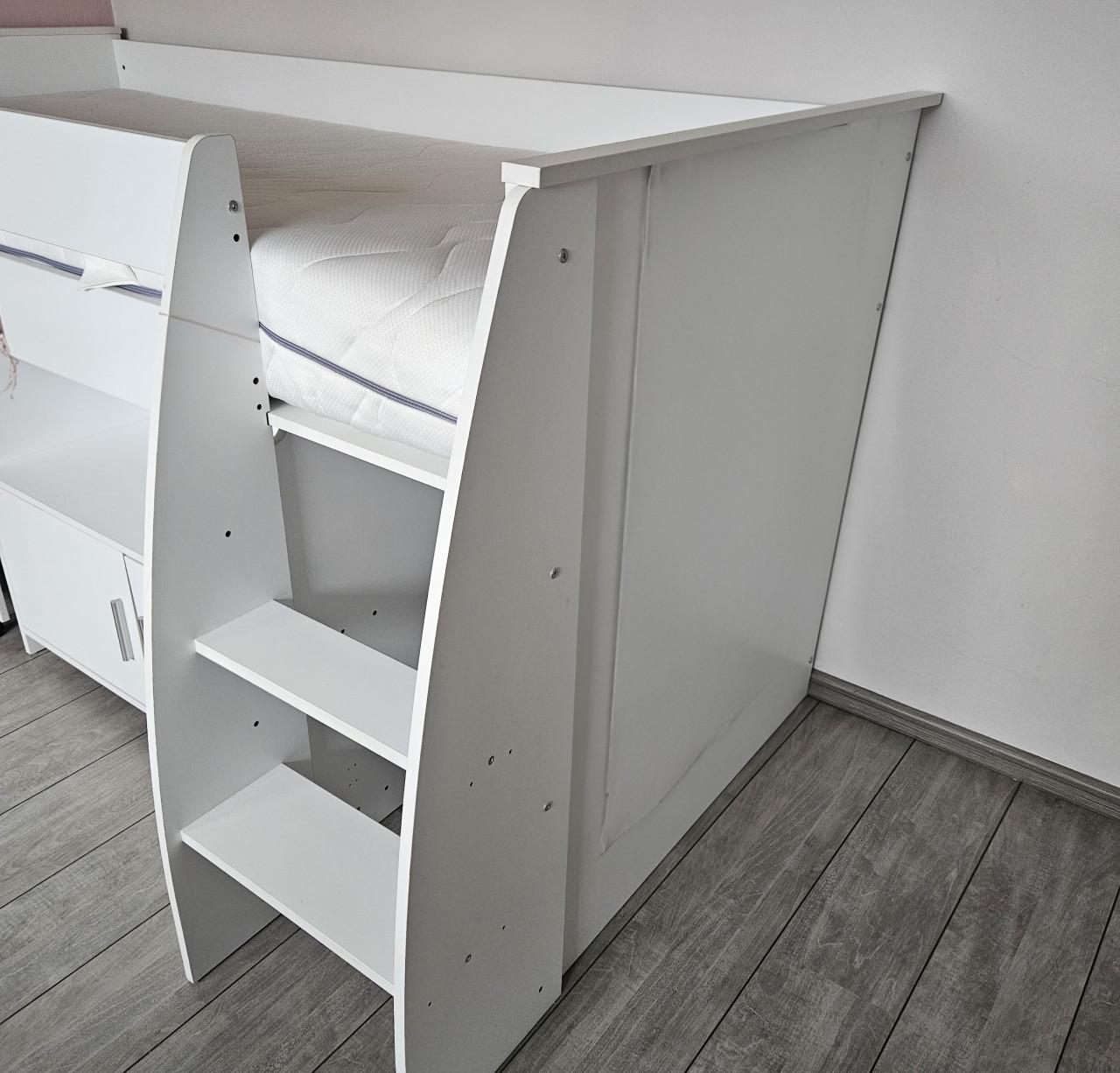 Witte Halfhoogslaper met bureau