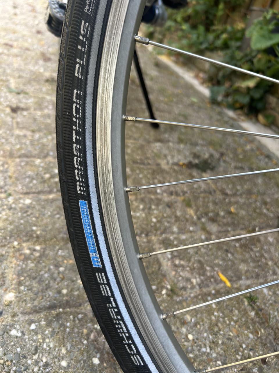 Herenfiets Giant Tourer Lite sportfiets. Geheel nagezien en OK. (En Mooi)