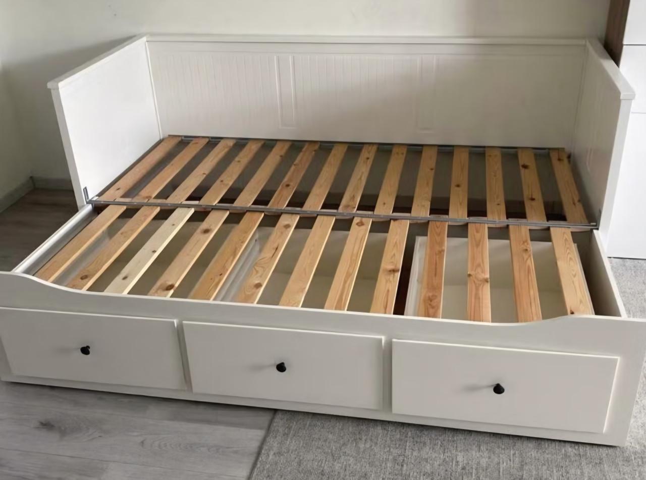 Ikea uitschuifbare bedbank met 3 lades