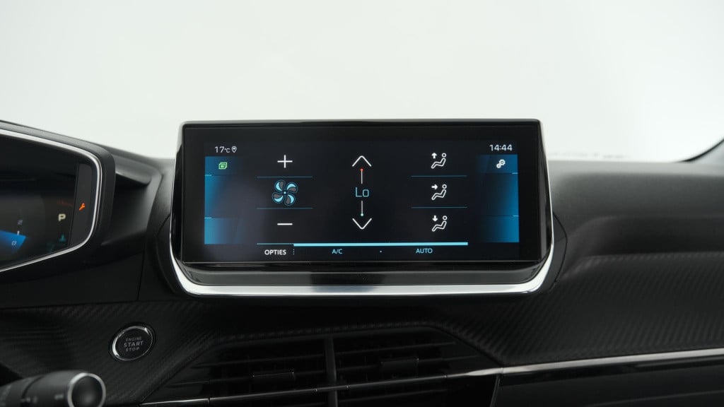 Peugeot 208 puretech 100 eat8 allure | camera | apple carplay | navigatie |