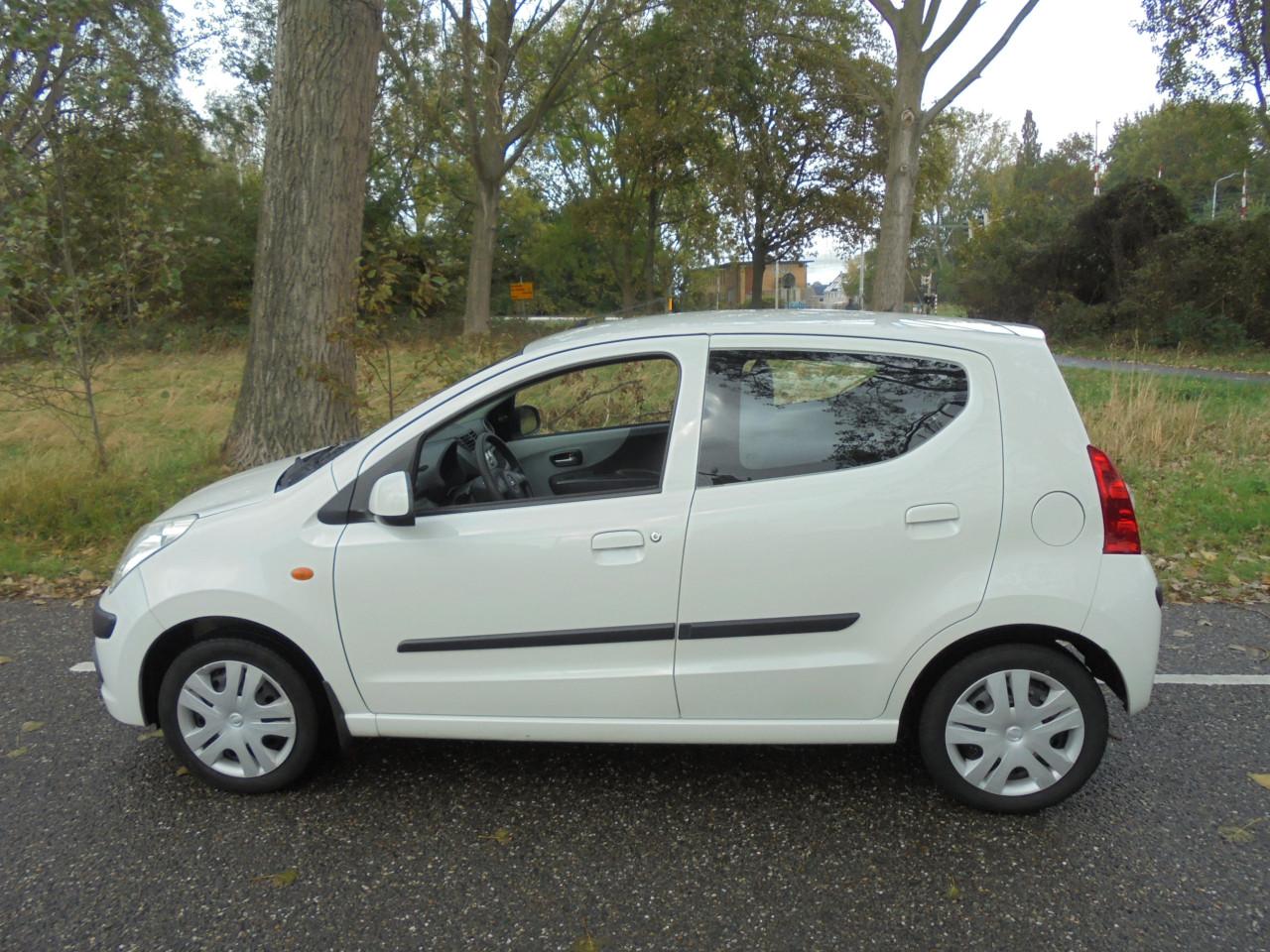 Pixo leuke zeer zuinige auto in een mooie helder witte kleur met N.A.P