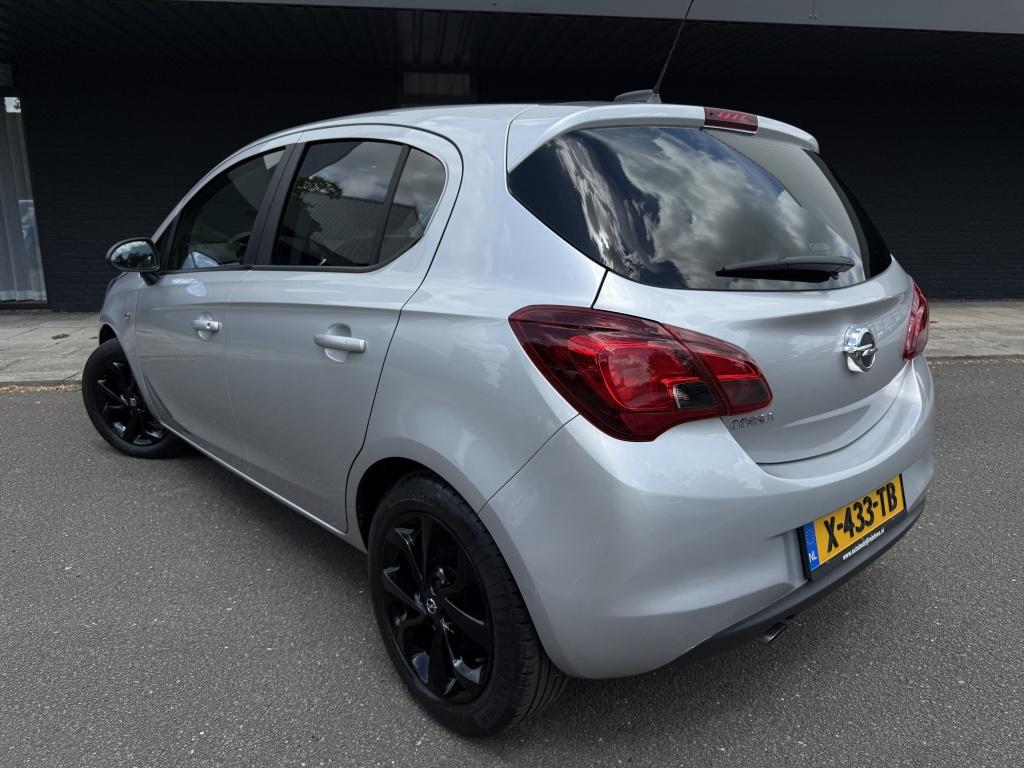 Opel Corsa 1.2 black editie