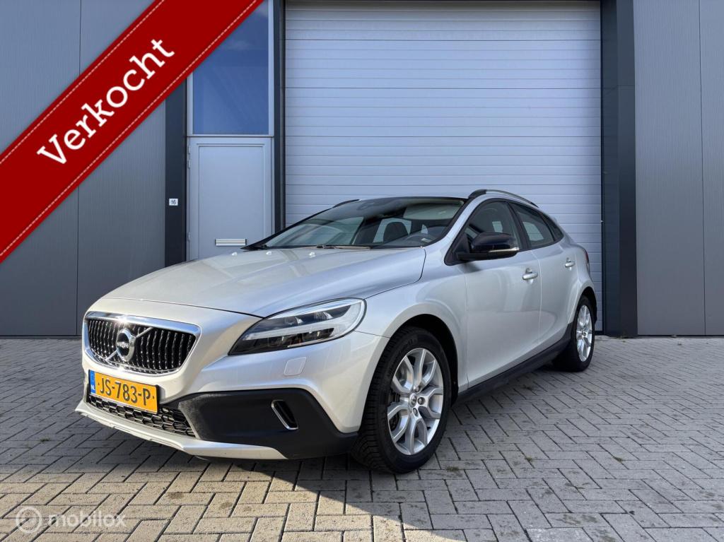 Volvo V40 cross country 2.0 t3 momentum