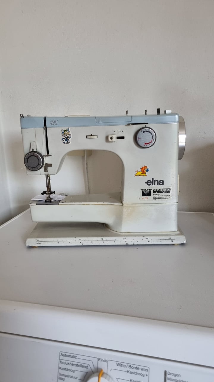 Naaimachine Elna SU