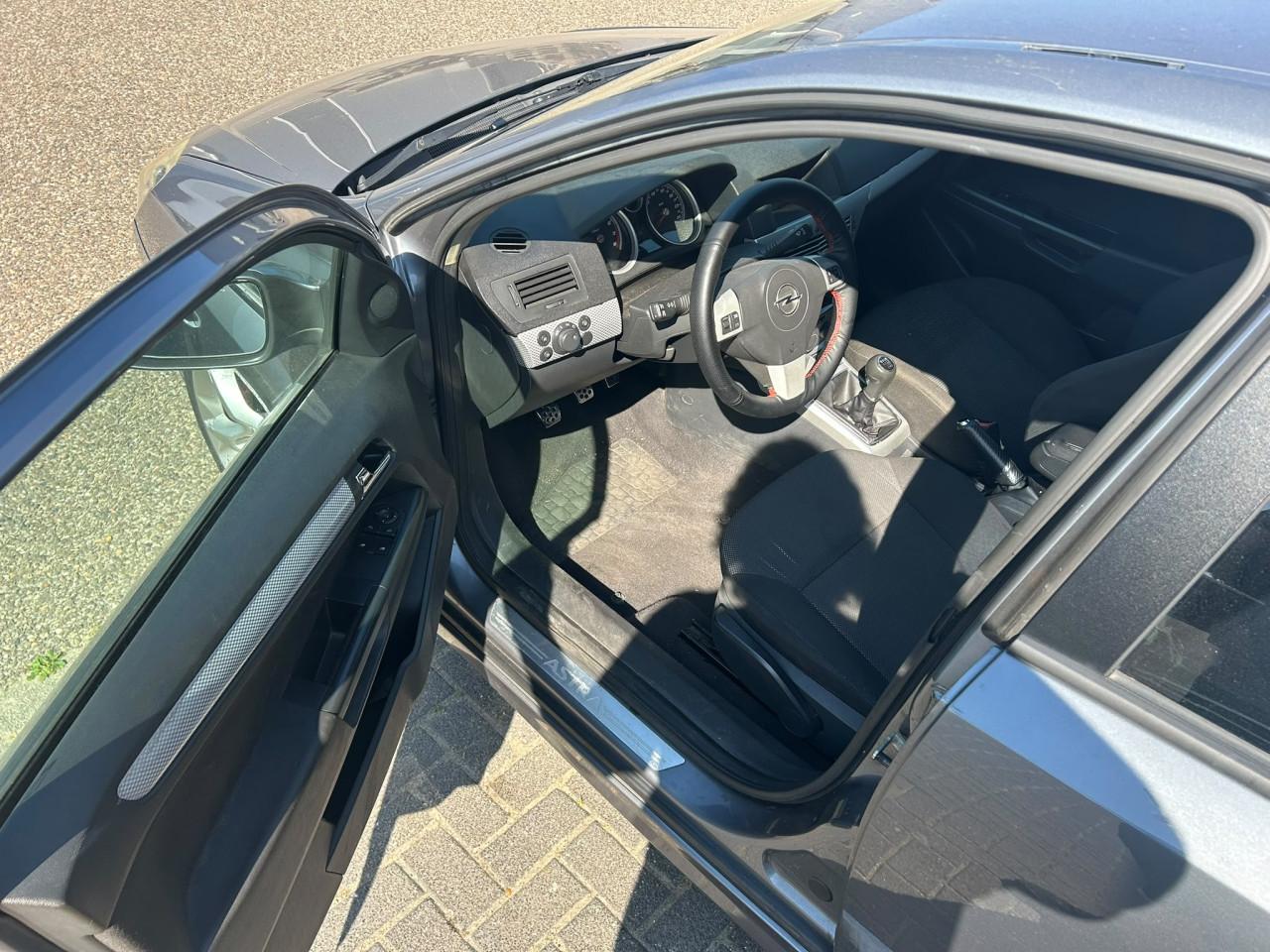 Opel Astra 2.0 T Sport | 245 PK | Nieuw Motorblok | Bi-xenon | CarPlay