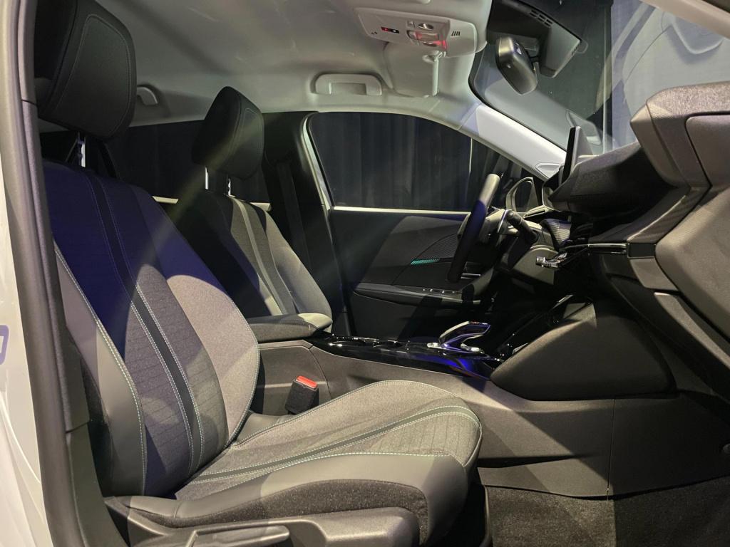 Peugeot 2008 1.2 puretech allure *camera*carplay*led*keyless