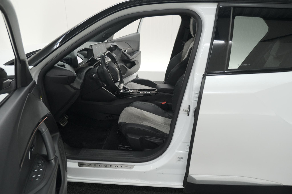 Peugeot E-2008 ev gt pack 50 kwh | schuif-/kanteldak | adaptieve cruise con