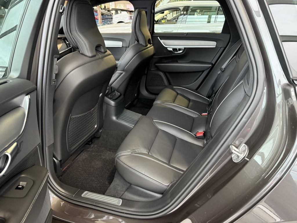 Volvo V90 t6 398pk recharge ultra dark| full options !newprijs €82.635,-